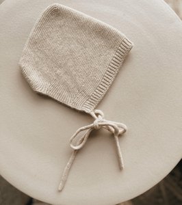 Merino baby bonnet sand