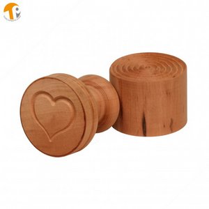 Herzförmiger Stempel für die Herstellung von ligurischer Corzetti-Pasta