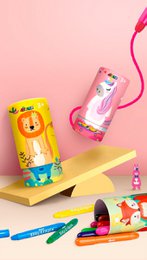Avenir Silky Crayon: 12 colores, modelos mixtos, en tubo diam.7,5x16cm, en display 24x16x24,3cm, 3+