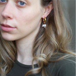 Blinn - Gouden Hoop Triple Cluster Pareloorbellen
