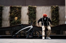 Cruzaa pedalstøttende Bluetooth elcykel Carbon Black