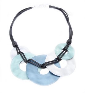 Schwarze Spitzenhalskette