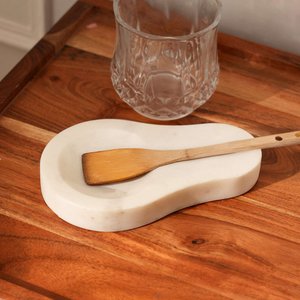 Bela Marble Spoon Rest – Elegant & Functional Kitchen Accessory