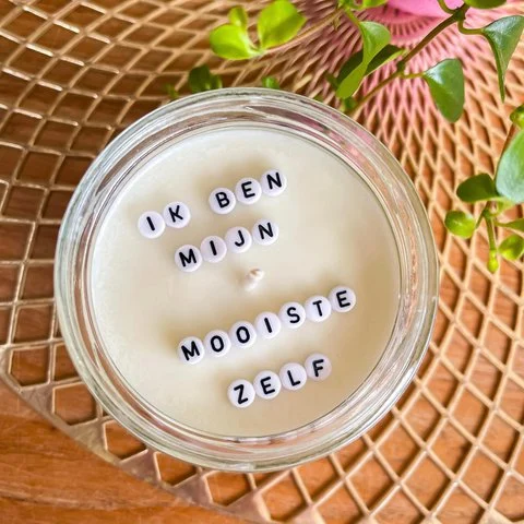 Hidden message candle with essential oil from DoTerra - Rose quartz gemstone - I am my most beautiful self