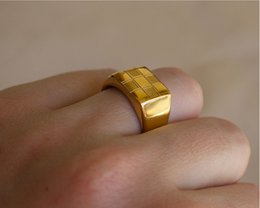 Sacra - Geometric Gold Check-board Block Ring