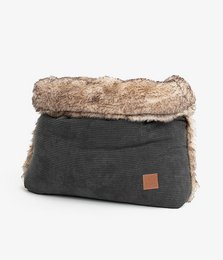 Cozy faux fur pet basket in charcoal, dusky pink, khaki, and sand colors. Available in medium (60*75*15 cm) and small (50*50*8 cm) sizes.