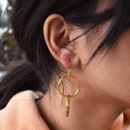 Minimalistiske Double Loop øreringe, moderne geometriske smykker | af lovedbynlanla