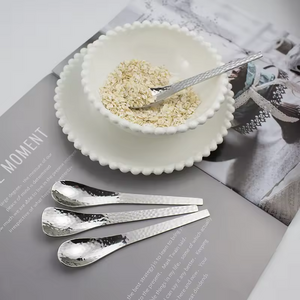 "Gehämmert" Löffel - 2 Formen und 4 Farben - Kaffee, Tee, Dessert