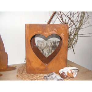 Roestige lantaarn met hart | vierkant met glazen inzetstuk