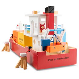 Container boat with 4 containers
