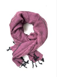 Handwoven yak wool scarf in a vibrant cerise color, measuring 190x75 cm. Ethically sourced and fair trade.