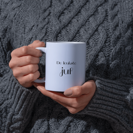  Boho-style mug with affirmation text "never stop dreaming" and floral print design. Ceramic material, suitable for hot beverages.