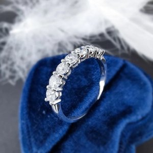 Sparkling halve eeuwigheid Moissanite ringen