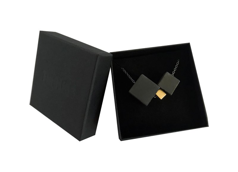 Catena di cemento // CUBE GOLD