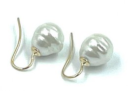 Small baroque pearl earrings, champagne color
