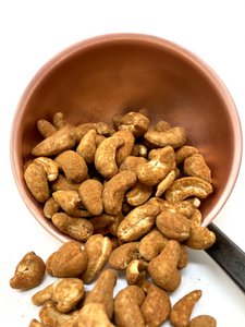 Cashewnoten geroosterd met Cajun kruiden (bulk 1kg)