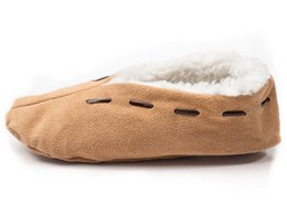 Suede men's and women's slippers in sizes 36-52, with a cozy faux fur lining and slip-on design for comfort.
