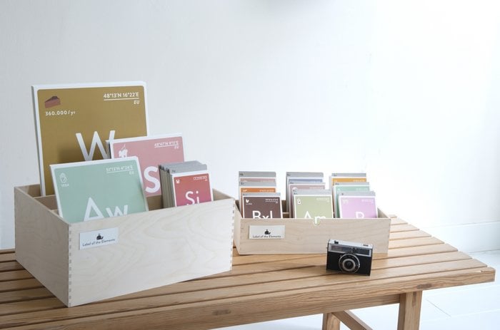 WOODEN DISPLAY BOX