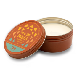 A natural mineral sunscreen in a plastic-free tin, with SPF 30 protection. The sunscreen is made with natural ingredients and is suitable for face and body.