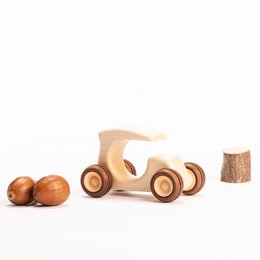 Automobile di legno di pietra focaia