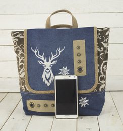 Domelo traditionele rugzak/schoudertas voor meisjes. Rugzak gemaakt van upcycled jeans en canvas met een hertenmotief