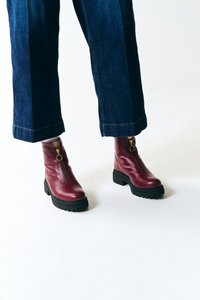 Lorna Burgunderrote Reißverschlussstiefel