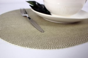 Placemat set van 6 ovale kunstlederen pijlstaartrog huid grijs groen