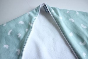 Daily Dream Wickeltuch - Grüne Bohne/Weißer Teddy