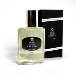A warm, woody fragrance with notes of white musk and sandalwood. Ideal for men seeking a sophisticated, long-lasting scent.