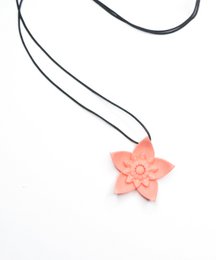 Colgante Flor Única - Coral Dalia