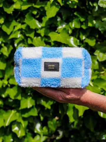 Secret stash bag in blue and white check made of teddy fabric