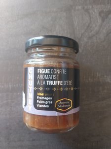 Fig chutney flavored with truffle