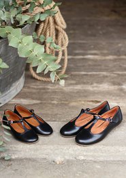 Black leather ballet flats with ankle strap, suitable for girls. Available in sizes 22-34.