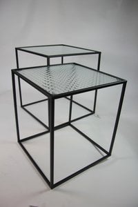 set 2 bijzet-tafels van optisch glas