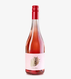 Strawberry secco 0.75l, a pink-colored sparkling wine with a strawberry flavor and a stylized strawberry design on the label.