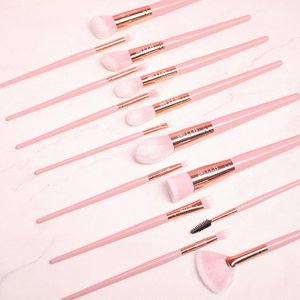 Lovely Lashes Makeup Brushes Set
