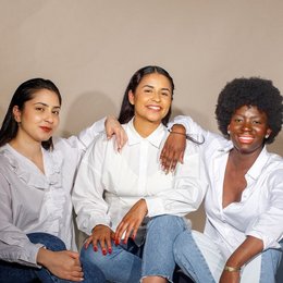 Vegan matte lipstick in a soft pink shade called RÊVEUSE-C010. Suitable for lips, with a creamy, long-lasting formula.