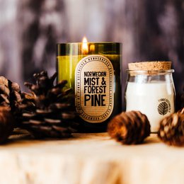 Świeca z wosku sojowego Norwegian Mist & Forest Pine - zielone szkło