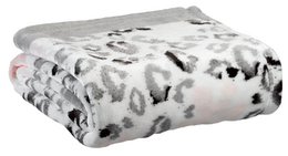  A large, soft, and cozy printed plaid quilt made of 100% polyester with a weight of 240 GSM. The quilt features a stylish leopard print pattern in shades of gray, white, and black.