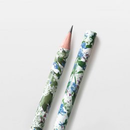  Floral patterned pencils in blue, white, and green colors with a climate neutral design.