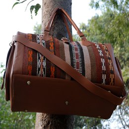 Skórzana, pastelowo-brązowa torba Kilim