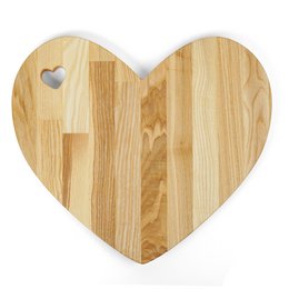  Heart-shaped wooden cutting board, made of natural wood with a heart-shaped cutout. Available in non-engraved and engraved variants.