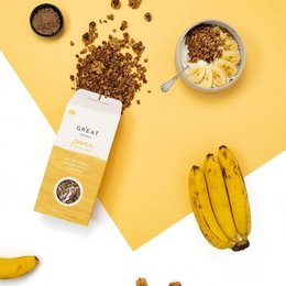 Organic, gluten-free granola made with bananas, cacao nibs, and chia seeds. Contains 300g of granola power.