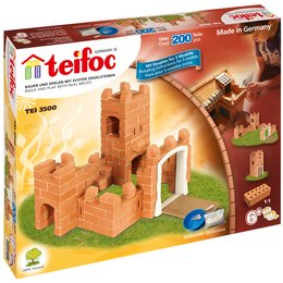 A building kit for a castle, featuring bricks in various shades of orange and tan, as well as accessories like a blue flag and a small figure. The kit is designed for children and is part of the Teifoc brand.