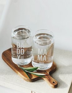 Trinkglas Daddy Cool Mama Mia Geschenk Muttertag Vatertag Geburt