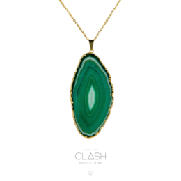 Green agate pendant necklace with gold-tone chain and clasp. Oval-shaped green agate stone set in a gold-tone bezel. Available in 75cm and 60cm chain lengths.