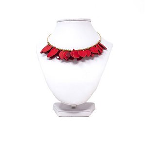 Handgefertigte Blatt-Halskette aus Leder – Statement-Design – solange der Vorrat reicht