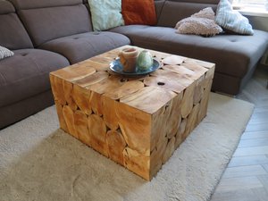 Quadratischer Couchtisch – Teakholz