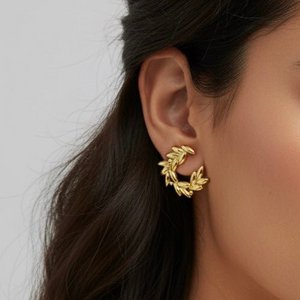 GOUDEN BLOEI - Bladkwab oorbellen