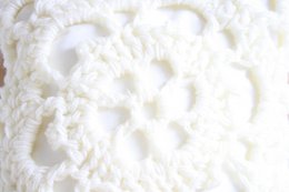 Ecru crocheted cushion - S
